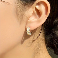 Fashionable Daisy Flower 925 Silver Clip Hoop Earrings for Women Hypoallergenic Suitable For Daily And Party Wear