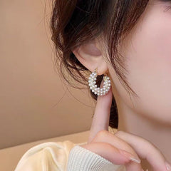 A Pair of Imitation Pearl Earrings for Women – Elegant & Luxurious Pearl Stud Earrings