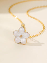 1PC Flower Necklace for Women, Trendy Gold Tone Chain, Unic Elegant Five-Petal Charm Jewelry for Women, Fashion Flower Necklaces Accessories(White)