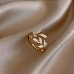 A Copper Open Tree Leaf Rings for Women Suitable for Everyday Wear