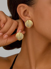 1Pair Shell Design Earrings, Open Back, Fashion Jewelry for Women, Gold Tone Stud Earrings for Casual Wear, Stylish Accessories for Everyday Use (Golden)
