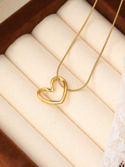 1PC Gold Heart Necklace for Women, Unique Heart Design Pendant, Minimalist Fashion Jewelry for Everyday Wear, Trendy Women's Accessory, Delicate Chain Necklace (Gold)