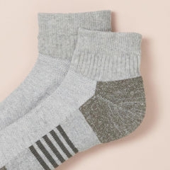 Amazon Essentials Men's Athletic Ankle Socks, Breathable, Cotton Blend, Cushioned, 6 Pairs