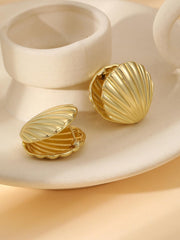 1Pair Shell Design Earrings, Open Back, Fashion Jewelry for Women, Gold Tone Stud Earrings for Casual Wear, Stylish Accessories for Everyday Use (Golden)