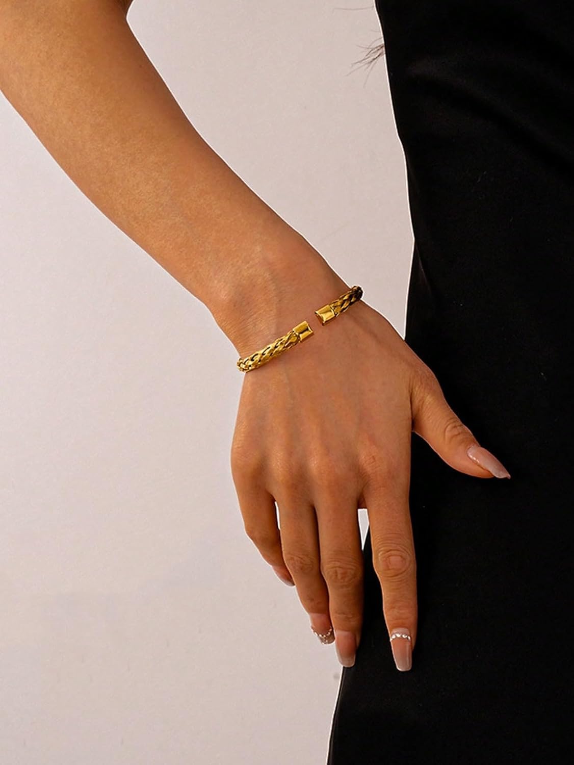 Gold Bangle Bracelets for Women Adjustable Cuff Bracelet Jewelry Gifts for Women Elegant Gold Bangle Bracelets