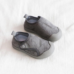 Boys Girls Indoor Shoes Kids Non Slip Athletic Running Walking Sneakers Lightweight Soft Soles Tennis Shoes