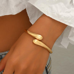 Gold Bangle Bracelets Stackable Design Elegant Womens Cuff Bracelets Jewelry Set Perfect for Gifts