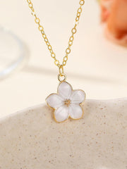 1PC Flower Necklace for Women, Trendy Gold Tone Chain, Unic Elegant Five-Petal Charm Jewelry for Women, Fashion Flower Necklaces Accessories(White)