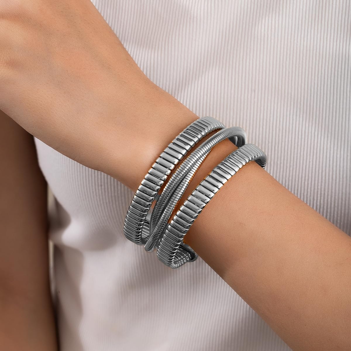 Gold Bangle and Cuff Bracelet Set for Women Spring Fashion Jewelry Ladies' High-End Design