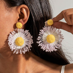 1 Pair Handwoven Raffia Earrings, Bohemian Braided Straw Dangle Earrings for Women, Lightweight Natural Fiber Summer Ear Accessories, Artisan Crafted Beach Style Jewelry(White&Yellow)